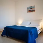 Villa Seaside - Beach Retreat With Jacuzzi