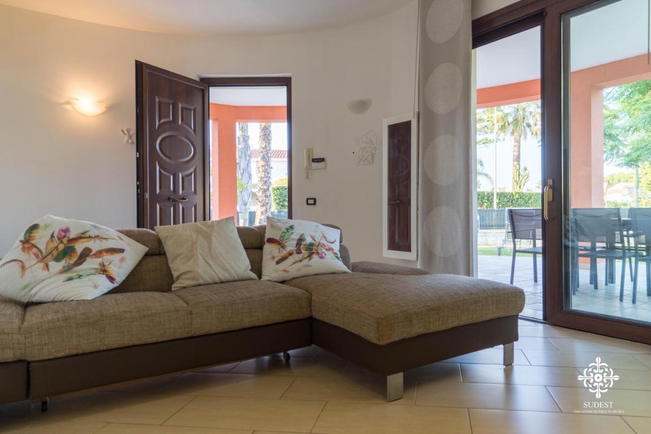 Seaside - Retreat With Jacuzzi Villa *
