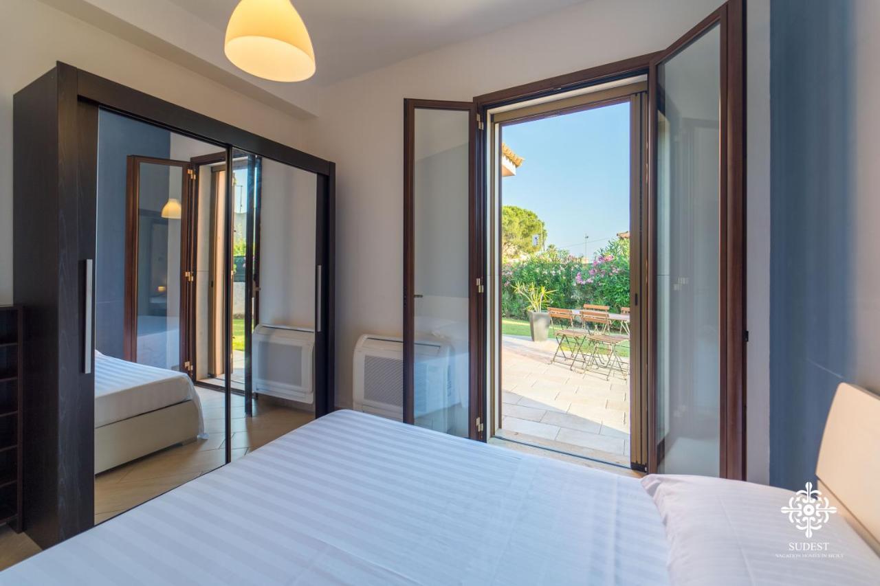 Seaside - Retreat With Jacuzzi Villa Syrakus
