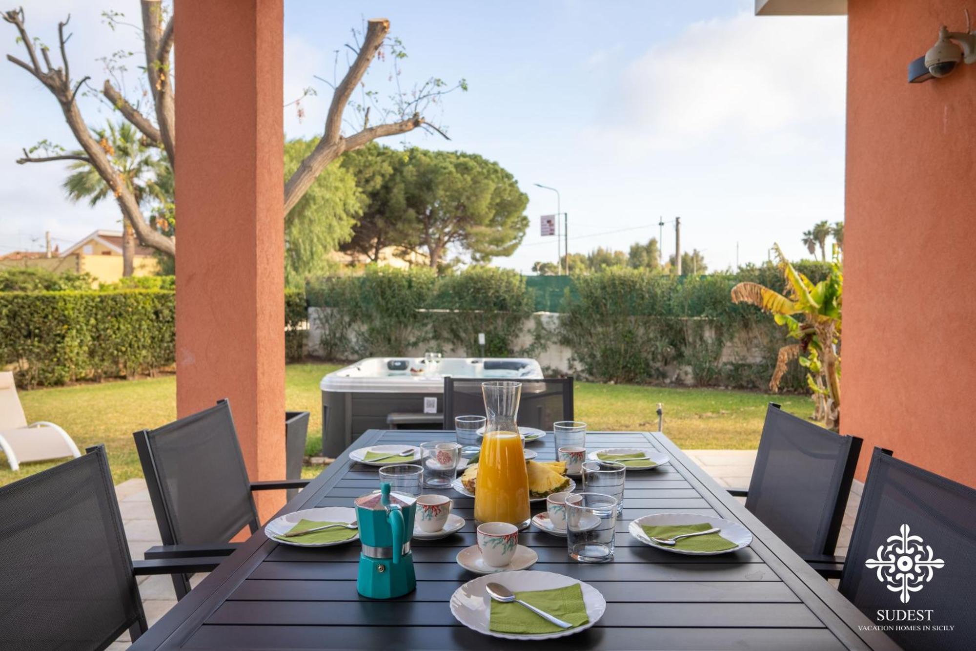 Villa Seaside - Retreat With Jacuzzi *