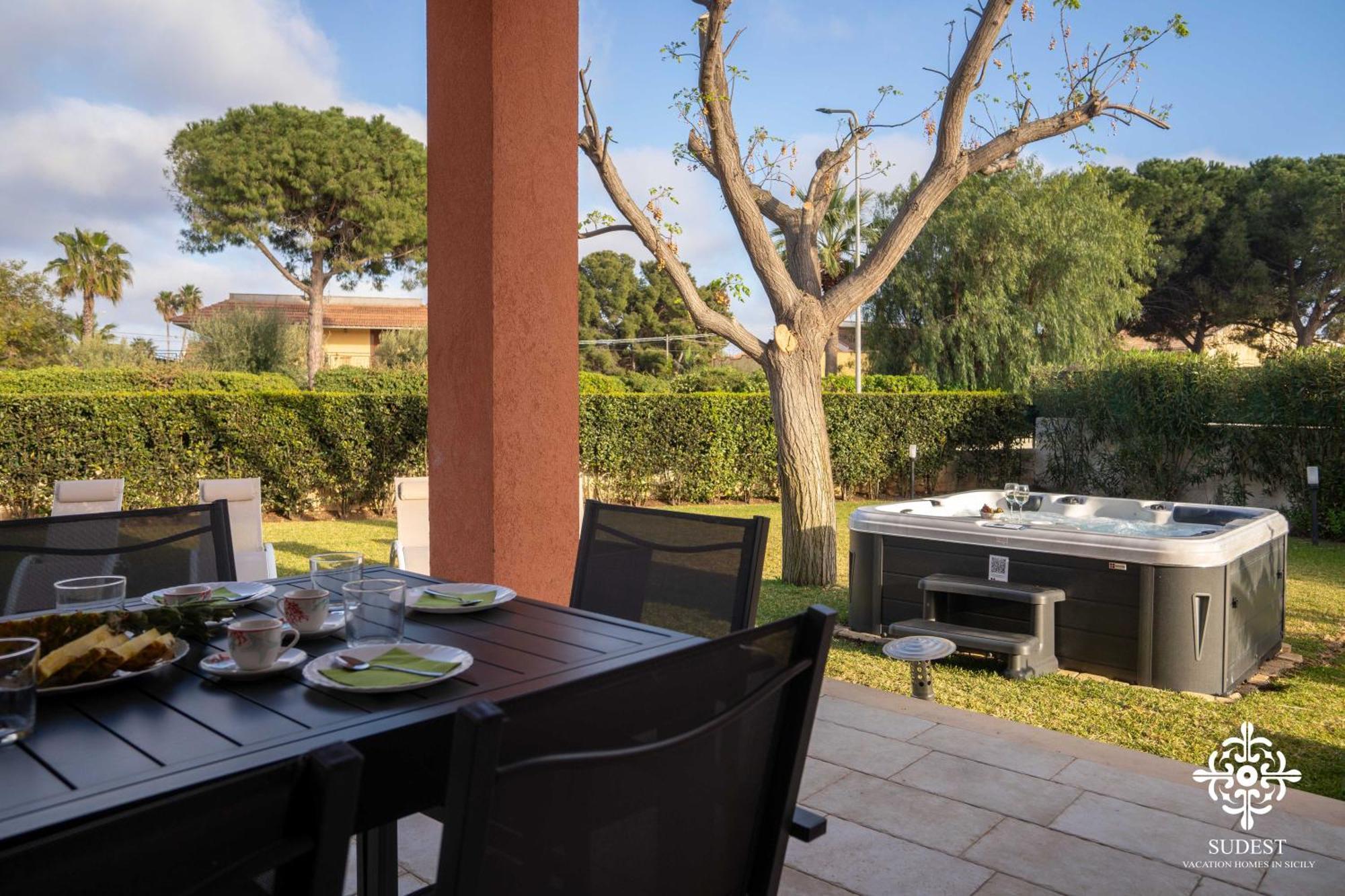 Villa Seaside - Retreat With Jacuzzi *